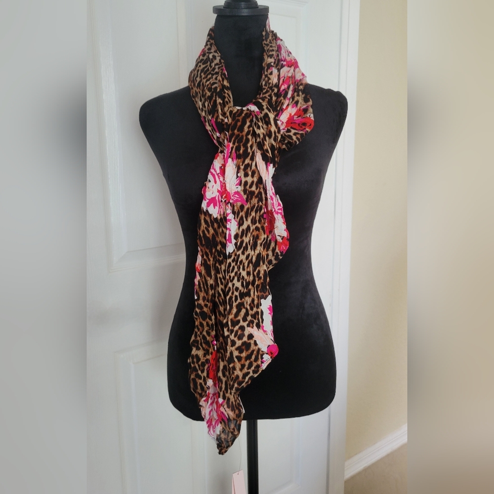 VS Demure Leopard & Floral Printed Scarf